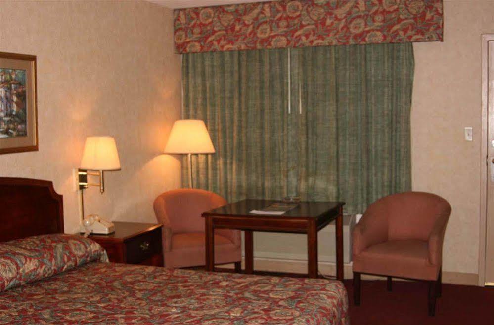 Swiss Village Inn Eureka Springs Extérieur photo